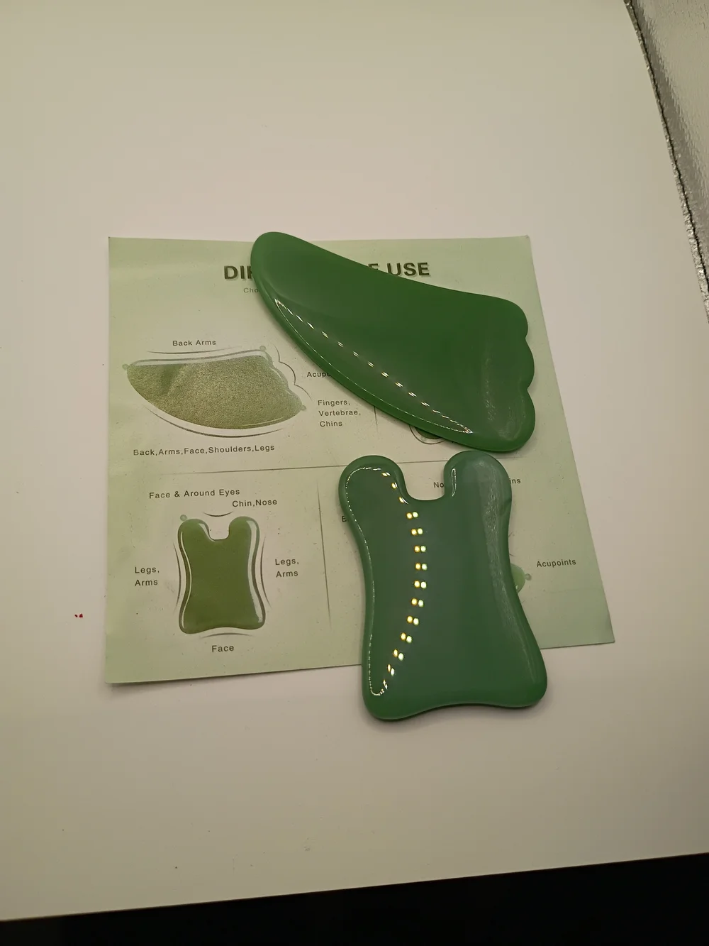 Green Gua Sha Facial Massage Tools with Storage Pouches